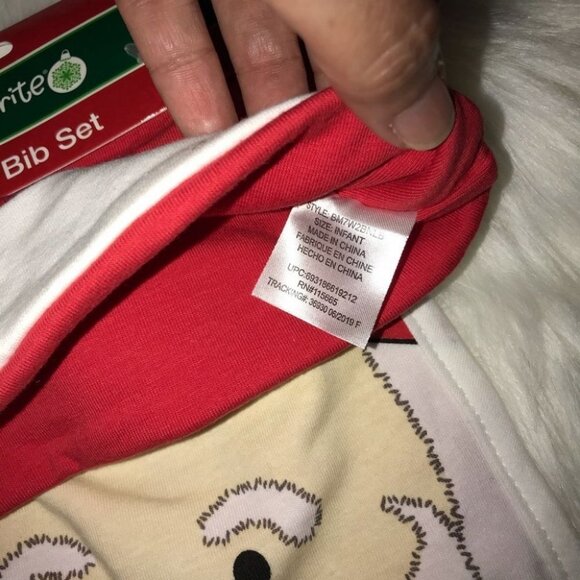 ✨✨5/$10✨✨ Merry Brite Santa's Face Baby Hat & Bib set New never worn - Picture 10 of 10